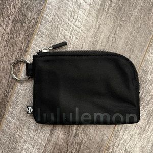 Lululemon clippable pouch - black